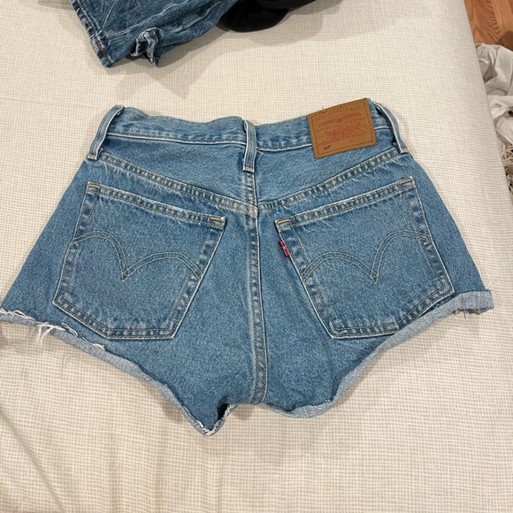levi denim shorts - Picture 3 of 4